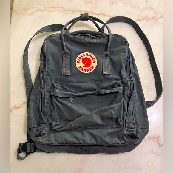 Fjallraven Kanken Classic Backpack Gray Blue Classic Medium 15 L - Picture 1 of 8